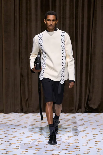 Look 44